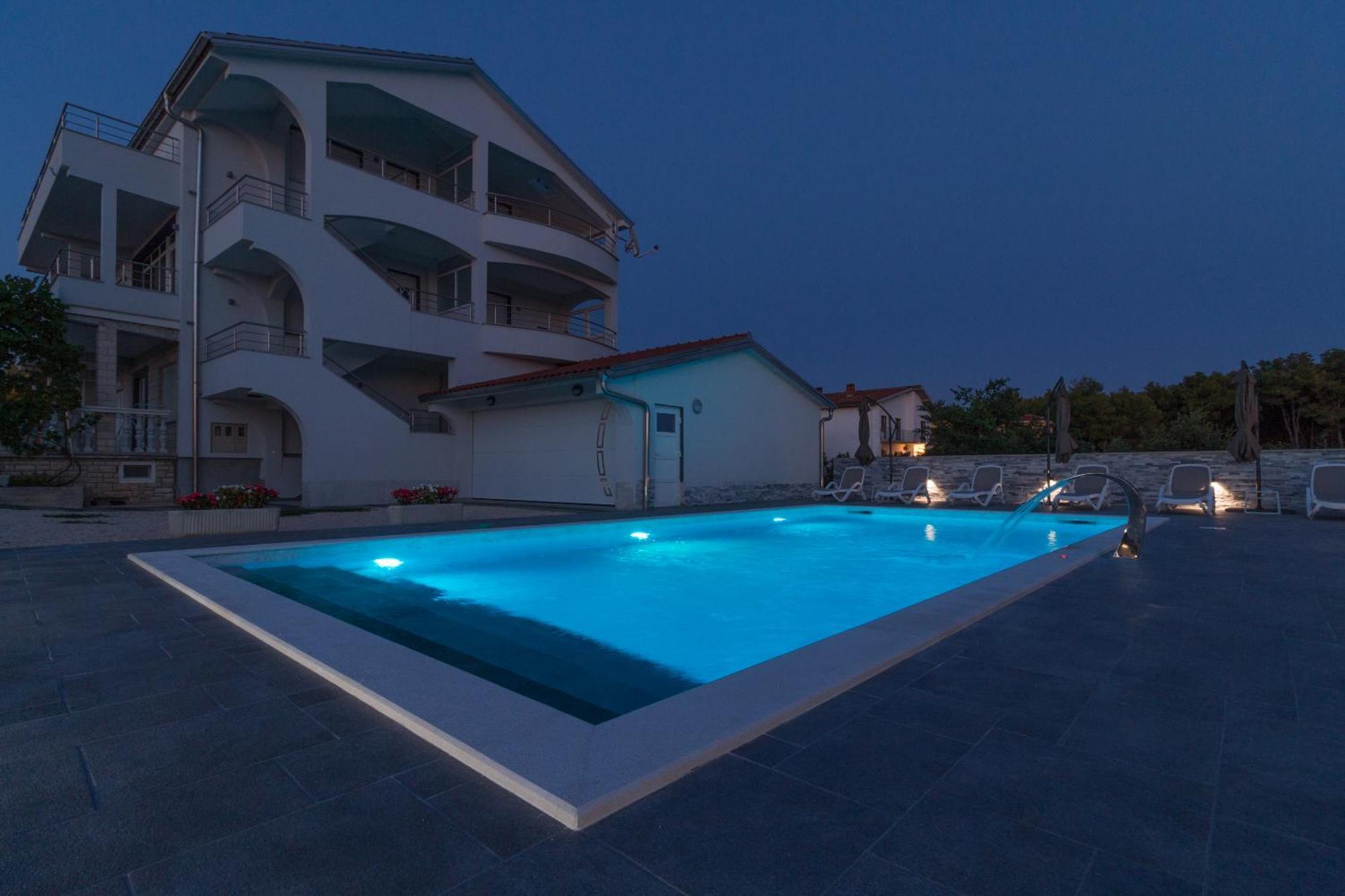 Apartmani Martin Mit Beheiztem Pool With Heated Pool Bibinje Exteriör bild
